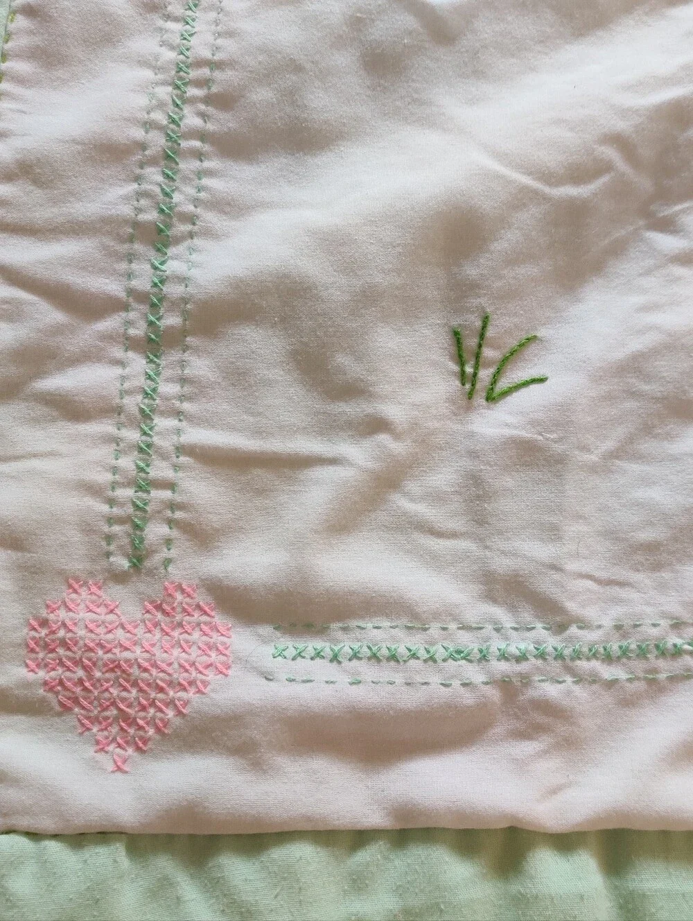 Cross Stitch Busy Bee Baby Blanket Embroidered Honey Bear Green Vintage Handmade